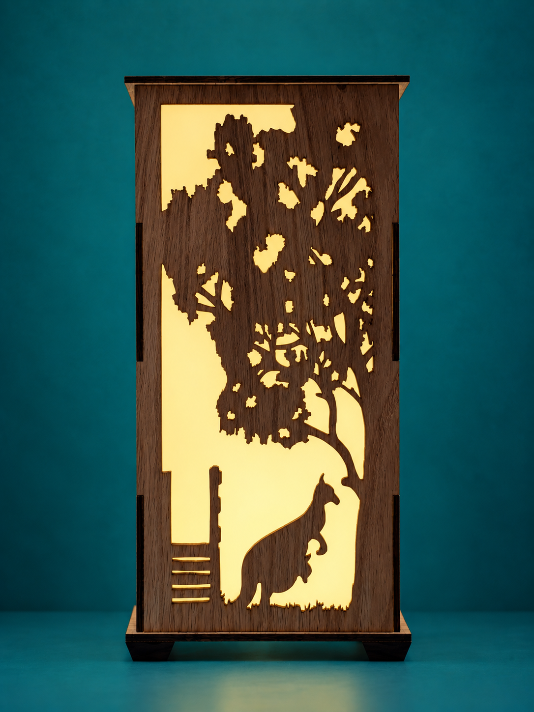 Kangaroo Emu: Australian Hardwood Lamp