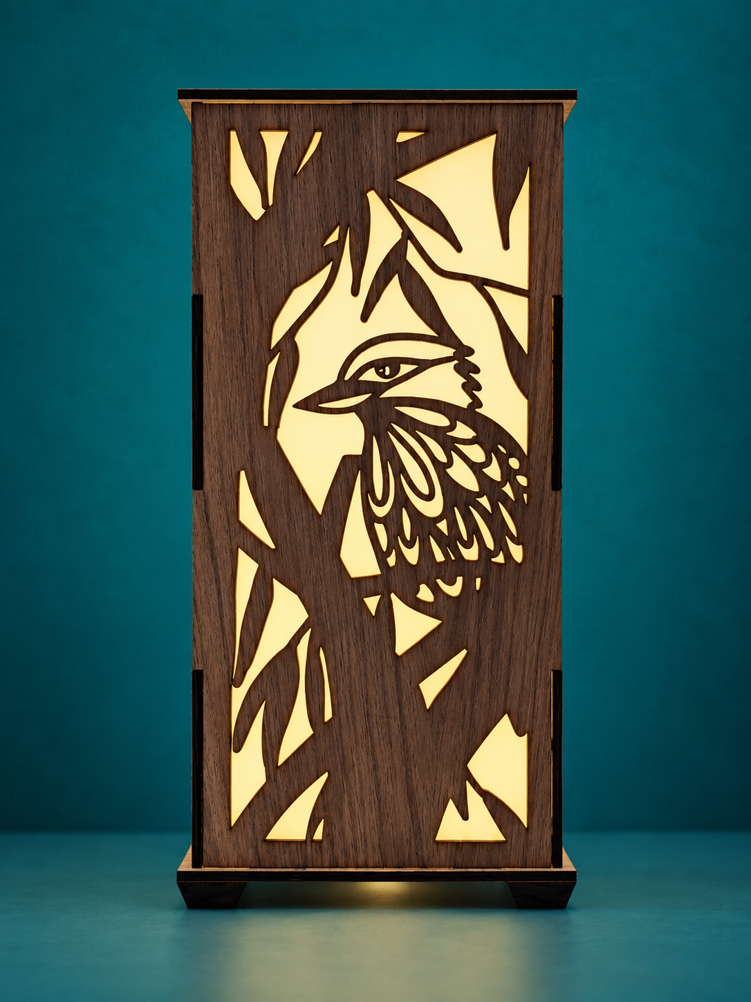 Kookaburra Cockatoo: Australian Hardwood Lamp