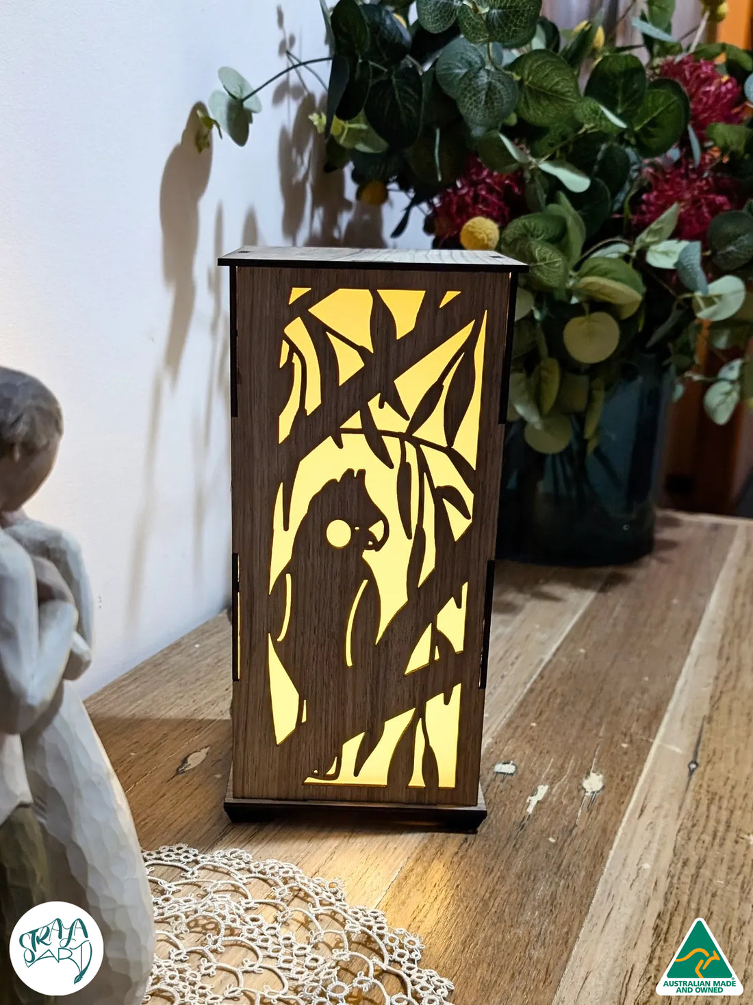 Kookaburra Cockatoo: Australian Hardwood Lamp